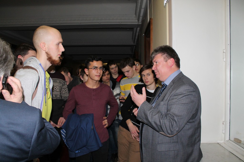 Марченко общается со студентами